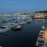 Faltom 26 Yacht Park Z Tarasem Parking Gdynia