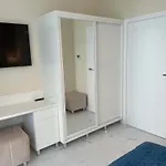 Faltom 26 Yacht Park Z Tarasem Parking Apartman