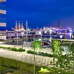 Faltom 26 Yacht Park Z Tarasem Parking Apartment