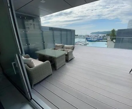 Faltom 26 Yacht Park Z Tarasem * Gdynia