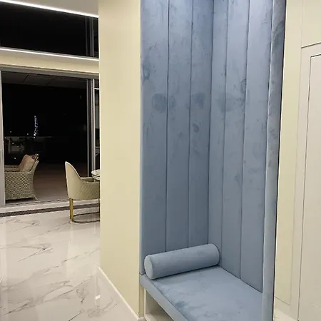 Faltom 26 Yacht Park Z Tarasem * Γκντίνια