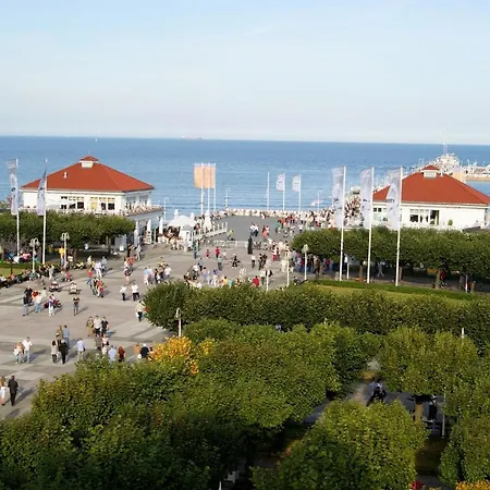 Faltom 26 Yacht Park Z Tarasem Parking 아파트