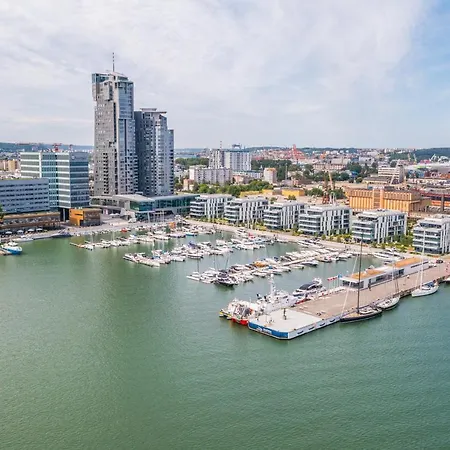 Apartment Faltom 26 Yacht Park Z Tarasem *