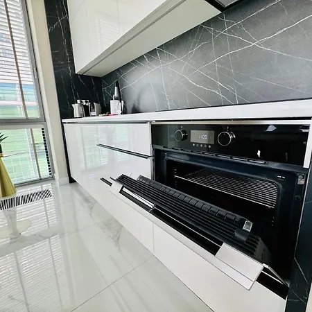 Faltom 26 Yacht Park Z Tarasem Apartman *