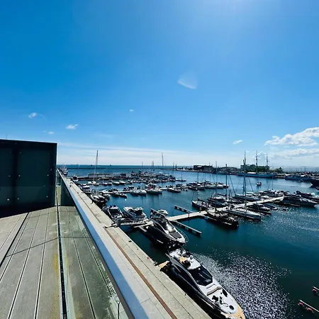 Faltom 26 Yacht Park Z Tarasem Parking *