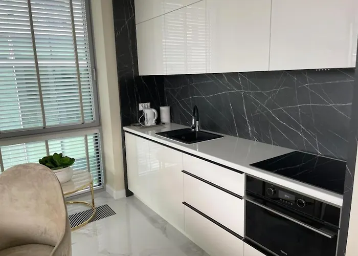 Faltom 26 Yacht Park Z Tarasem *