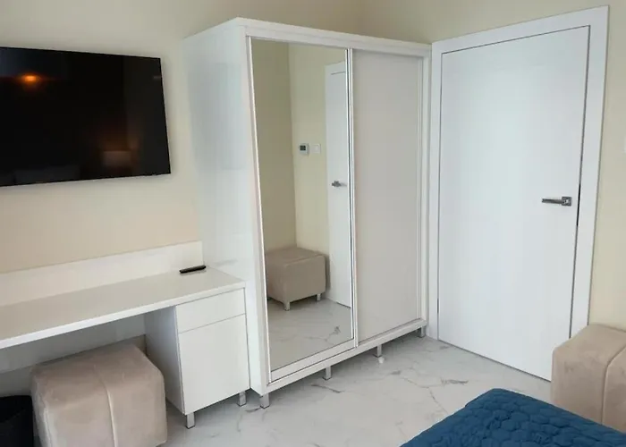 Faltom 26 Yacht Park Z Tarasem Apartman