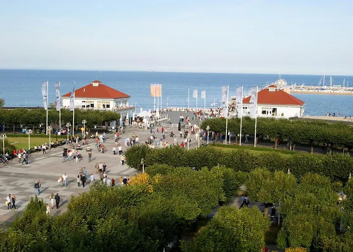 Faltom 26 Yacht Park Z Tarasem アパート