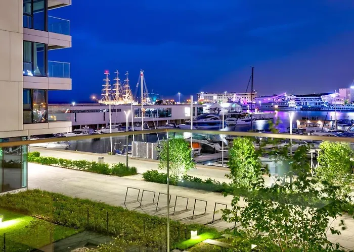 Faltom 26 Yacht Park Z Tarasem アパート