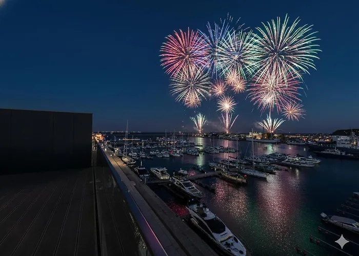 Faltom 26 Yacht Park Z Tarasem グディニャ